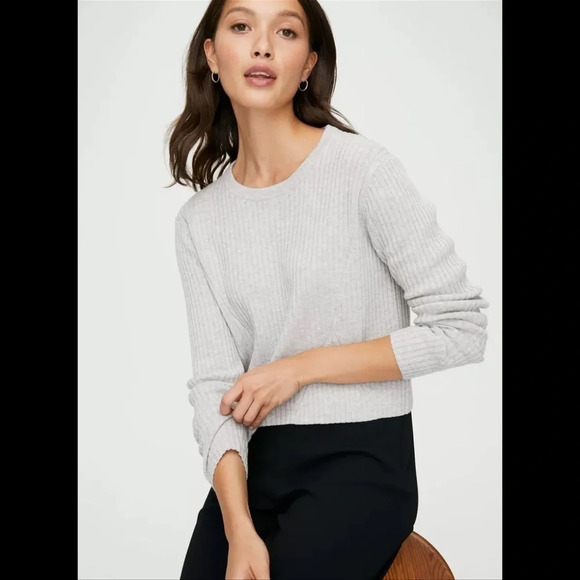 NEW Aritzia Babaton Nathaniel Cropped Crew Neck Sweater in Heather  Grey | sz XS - Picture 1 of 5